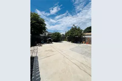 7411 Elsie, Los Angeles, CA 90001 - Photo 19