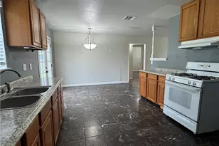 1600 W Robin Dr, Visalia, CA 93291 - Photo 15