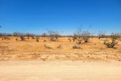 38 Japatul Rd, Apple Valley, CA 92307 - Photo 3