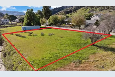 2 Taft Ct, Val Verde, CA 91383 - Photo 1