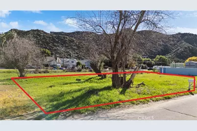 2 Taft Ct, Val Verde, CA 91383 - Photo 13