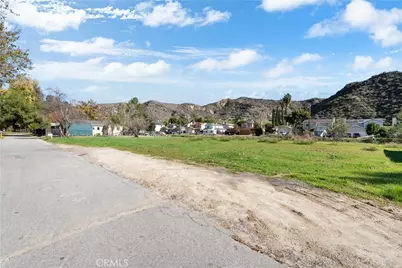 2 Taft Ct, Val Verde, CA 91383 - Photo 21