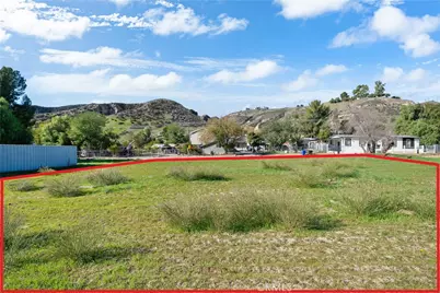 2 Taft Ct, Val Verde, CA 91383 - Photo 39