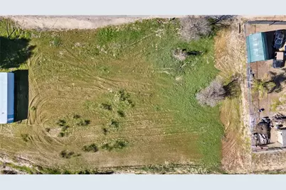 2 Taft Ct, Val Verde, CA 91383 - Photo 11