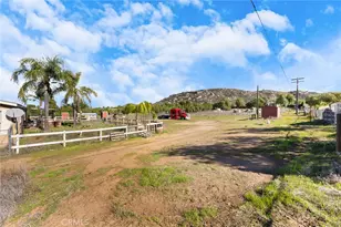 24090 Juniper Hills, Homeland, CA 92548 - Photo 23