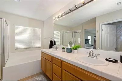 13796 Starshine, Victorville, CA 92392 - Photo 31
