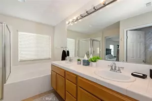 13796 Starshine, Victorville, CA 92392 - Photo 31