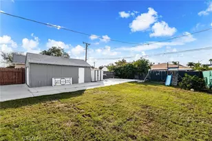 8868 Juniper Ave, Fontana, CA 92335 - Photo 21