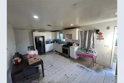 655 W 113th, Los Angeles, CA 90044 - Photo 13