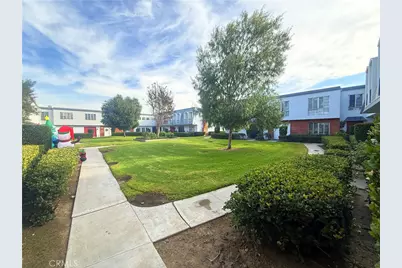 1974 W Glenoaks Avenue #E, Anaheim, CA 92801 - Photo 3