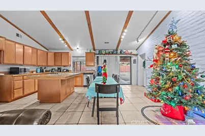 16043 Saint Timothy Road, Apple Valley, CA 92307 - Photo 11