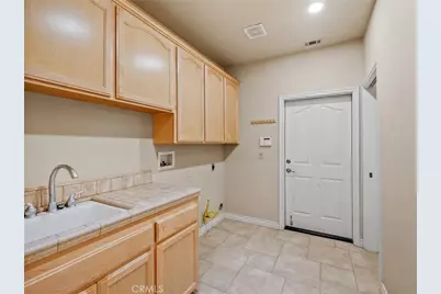 11385 Oak Ridge, Oak Hills, CA 92344 - Photo 49