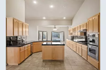 11385 Oak Ridge, Oak Hills, CA 92344 - Photo 23