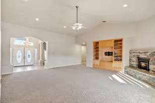 11385 Oak Ridge, Oak Hills, CA 92344 - Photo 65