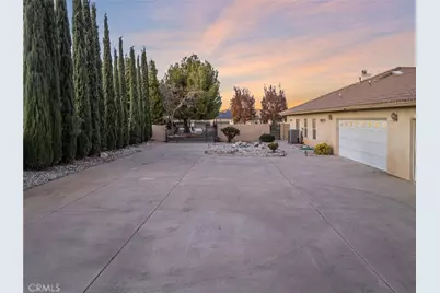 11385 Oak Ridge, Oak Hills, CA 92344 - Photo 11