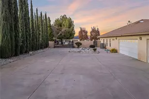 11385 Oak Ridge, Oak Hills, CA 92344 - Photo 11