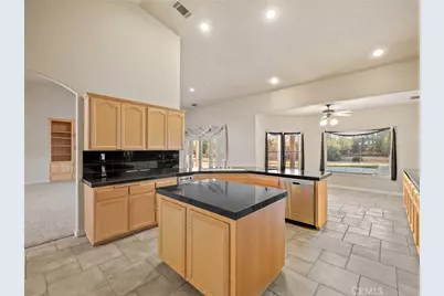 11385 Oak Ridge, Oak Hills, CA 92344 - Photo 27