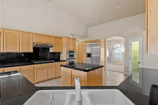 11385 Oak Ridge, Oak Hills, CA 92344 - Photo 35