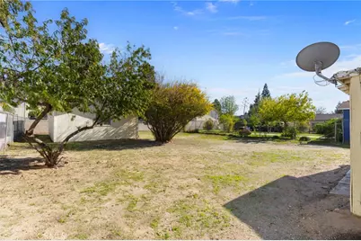 9721 Juniper Avenue, Fontana, CA 92335 - Photo 11