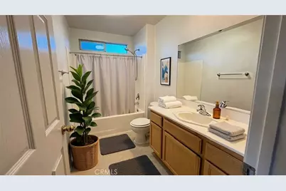 24854 Noelle, Newhall, CA 91321 - Photo 5