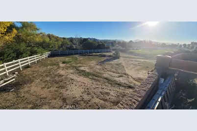 17319 Timberview Drive, Riverside, CA 92504 - Photo 11