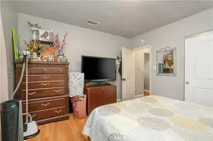 11936 Neenach, Los Angeles, CA 91352 - Photo 5