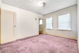 4239 S Raymond Ave, Los Angeles, CA 90037 - Photo 19