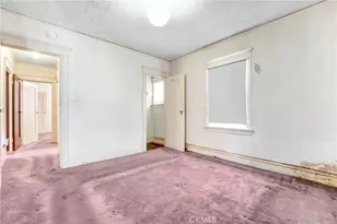 4239 S Raymond Ave, Los Angeles, CA 90037 - Photo 15