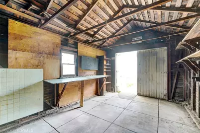 4239 South Raymond Avenue, Los Angeles, CA 90037 - Photo 31