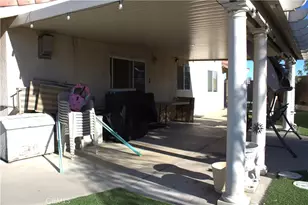 9876 Skyland Ct, Fontana, CA 92335 - Photo 7