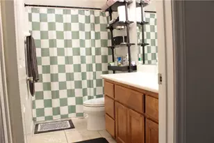 9876 Skyland Ct, Fontana, CA 92335 - Photo 19