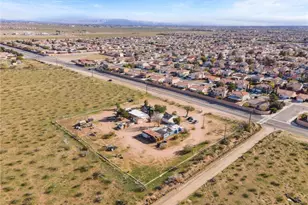 11522 Mojave Dr, Adelanto, CA 92301 - Photo 5