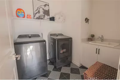 15818 Caterpillar Dr, Fontana, CA 92336 - Photo 25