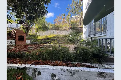 2329 N Edgemont, Los Angeles, CA 90027 - Photo 5