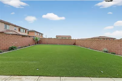 15575 Parry Peak, Fontana, CA 92336 - Photo 33