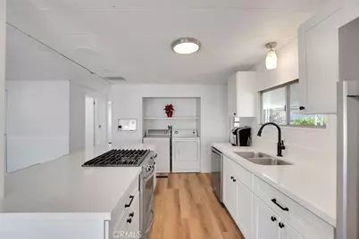 840 Foothill Boulevard #27, Azusa, CA 91702 - Photo 15