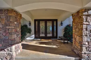 21100 Paseo Montana, Murrieta, CA 92562 - Photo 3