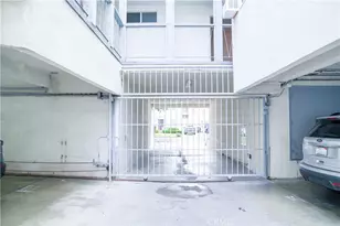 1045 S Bedford, Los Angeles, CA 90035 - Photo 19