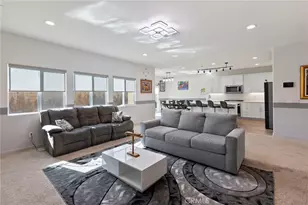 15765 Kings Peak Dr, Fontana, CA 92336 - Photo 13