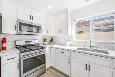 40717 Corte Albara, Murrieta, CA 92562 - Photo 9