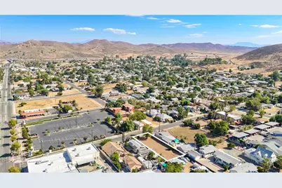 132 E Peck Street, Lake Elsinore, CA 92530 - Photo 5