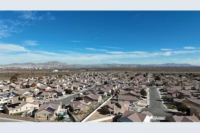 11564 Miranda, Adelanto, CA 92301 - Photo 5