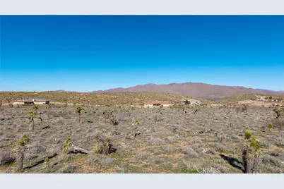 9588 Milpas, Apple Valley, CA 92308 - Photo 11