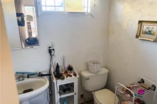 1658 W 109th Pl, Los Angeles, CA 90047 - Photo 11