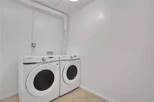 856 N Van Ness Ave, Los Angeles, CA 90038 - Photo 13