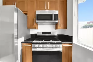 856 N Van Ness Ave, Los Angeles, CA 90038 - Photo 9