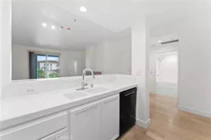 12963 Runway Road, Playa Vista, CA 90094 - Photo 11