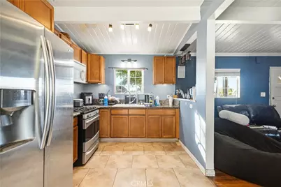 18451 E Gladstone, Azusa, CA 91702 - Photo 7