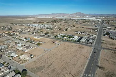 2 Hardy, Adelanto, CA 92301 - Photo 25