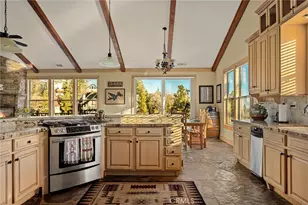 27920 Matterhorn, Lake Arrowhead, CA 92352 - Photo 11